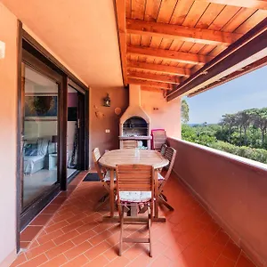 Apartment Purple House, 30m To, Pula